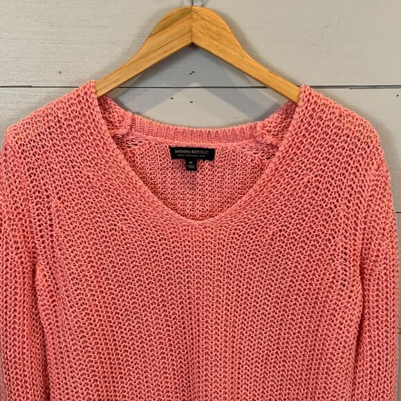 Banana Republic 100% Italian linen pink loose knit V-neck sweater size medium - Picture 3 of 8